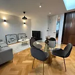 Flat 3 7A Lavender Hill