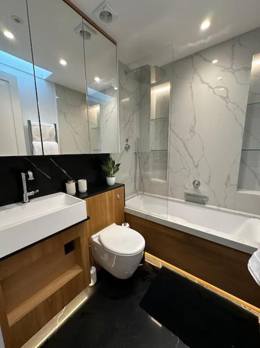 Flat 3 7a Lavender Hill London