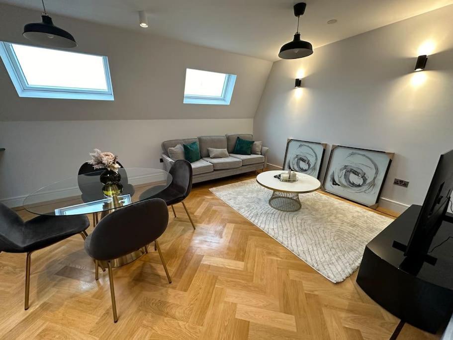Flat 3 7a Lavender Hill * London