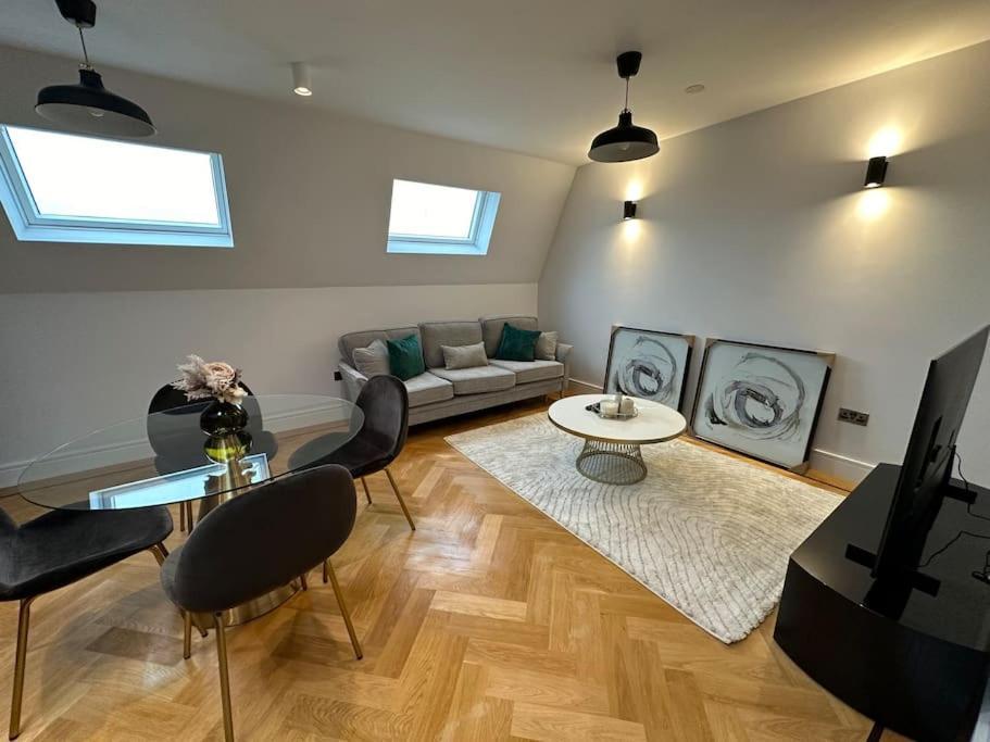 Flat 3 7a Lavender Hill *