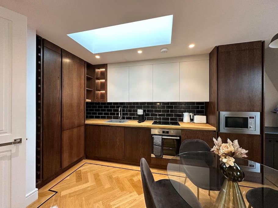 Flat 3 7a Lavender Hill Apartment *